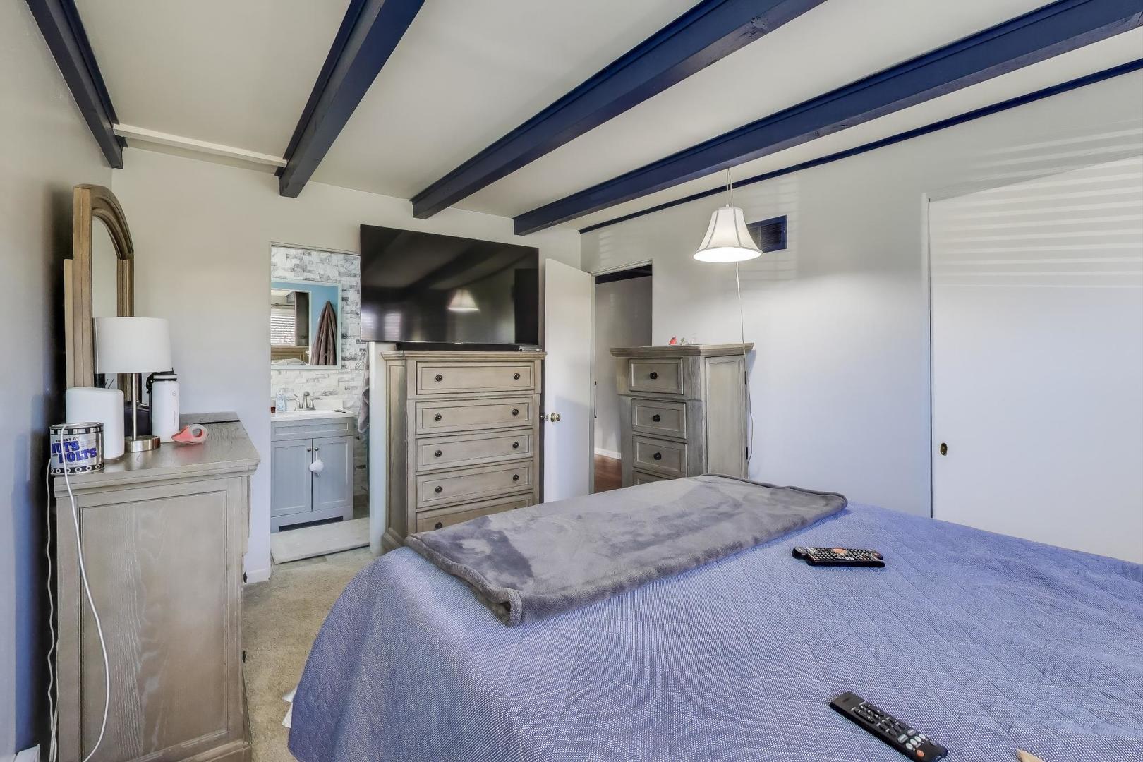 5935 West Henderson Street Chicago, IL 60634 - Photo 9 of 26