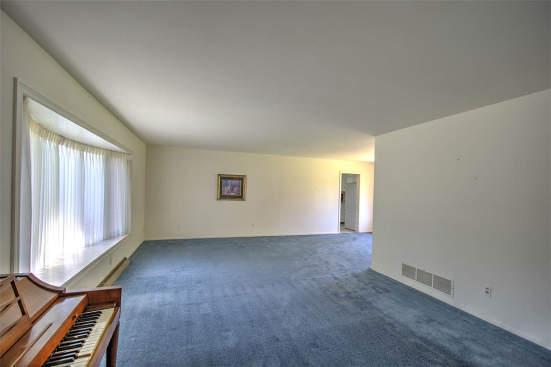 108 Wayside Avenue Decatur, IL 62521 - Photo 9 of 37 Gallery Image 9