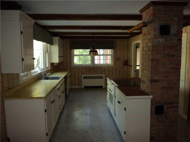 6 Elm Street Kennebunk, ME 04043 - Photo 4 of 29 Kitchen.