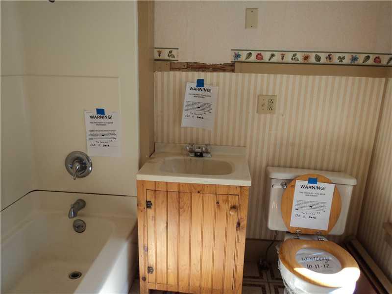 6 Elm Street Kennebunk, ME 04043 - Photo 9 of 29 Bathroom.