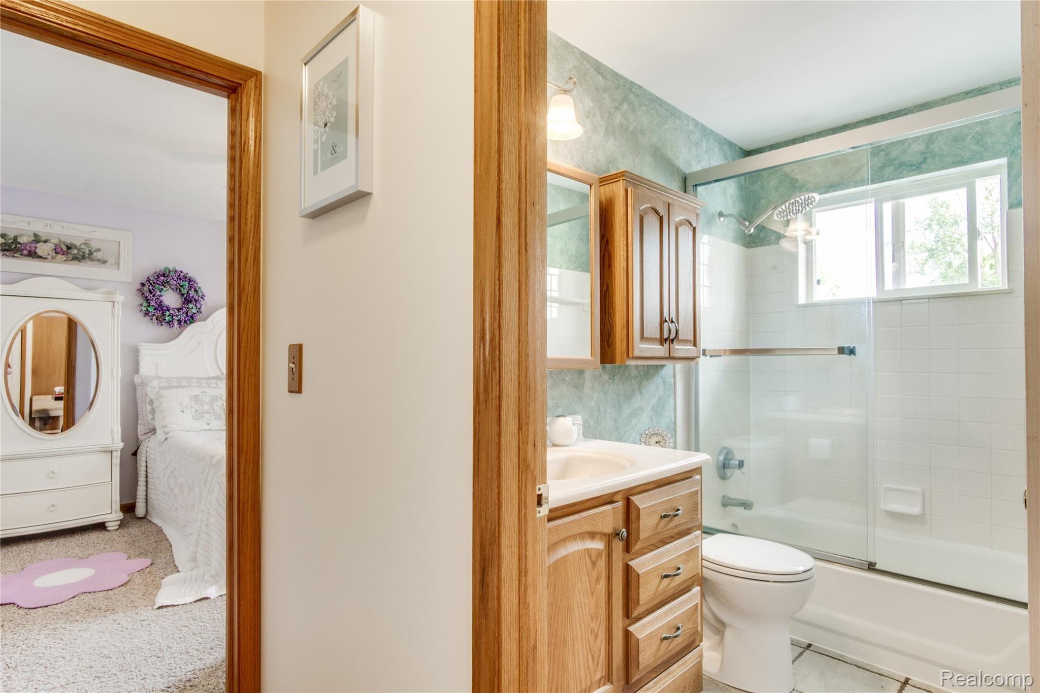 11149 Torrey Road Fenton, MI 48430 - Photo 17 of 36 Interiors (16 of 26).jpg