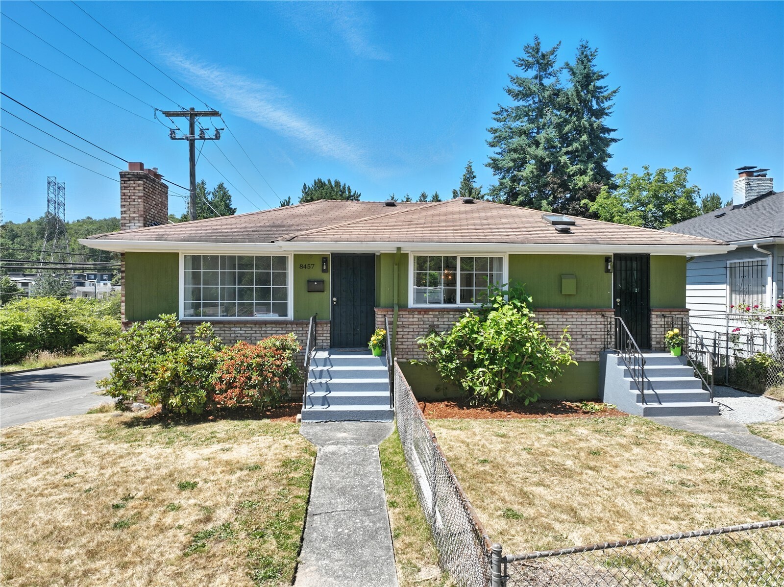 8457 Renton Avenue South Seattle, WA 98118 - Photo 2 of 35 Gallery Image 2