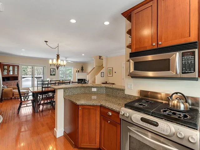 $795,000 | 53 Amber Way, Unit B3, Warren, VT 05674