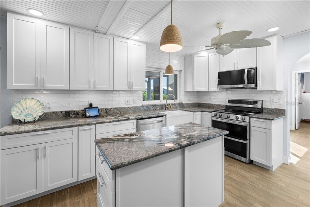 4208 Des Prez Court Hernando Beach, FL 34607 - Photo 13 of 41