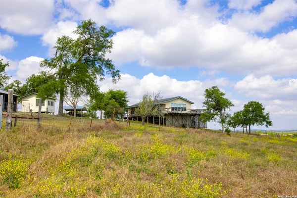 $950,000 | 12017 Farm To Market 20, Kingsbury, TX 78638