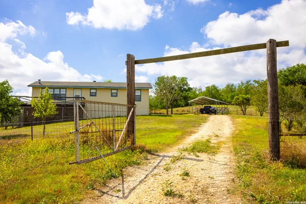 $950,000 | 12017 Farm To Market 20, Kingsbury, TX 78638
