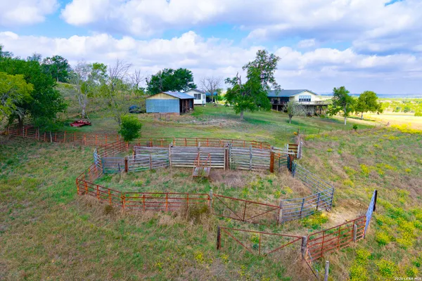 $950,000 | 12017 Farm To Market 20, Kingsbury, TX 78638
