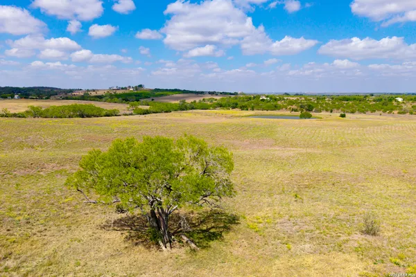 $950,000 | 12017 Farm To Market 20, Kingsbury, TX 78638