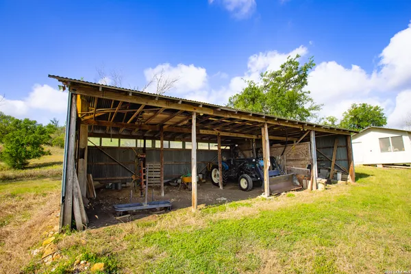 $950,000 | 12017 Farm To Market 20, Kingsbury, TX 78638