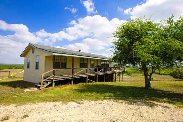 $950,000 | 12017 Farm To Market 20, Kingsbury, TX 78638