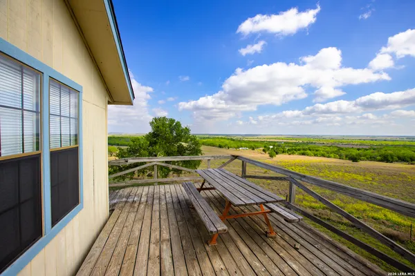 $950,000 | 12017 Farm To Market 20, Kingsbury, TX 78638