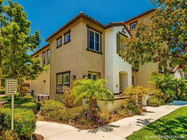 a front view of house with yard