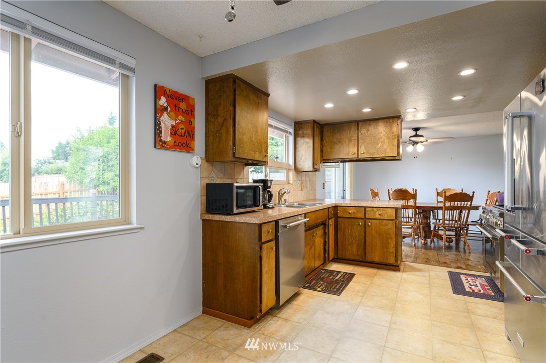 2219 Martin Road Mount Vernon, WA 98273 - Photo 8 of 23 Gallery Image 8
