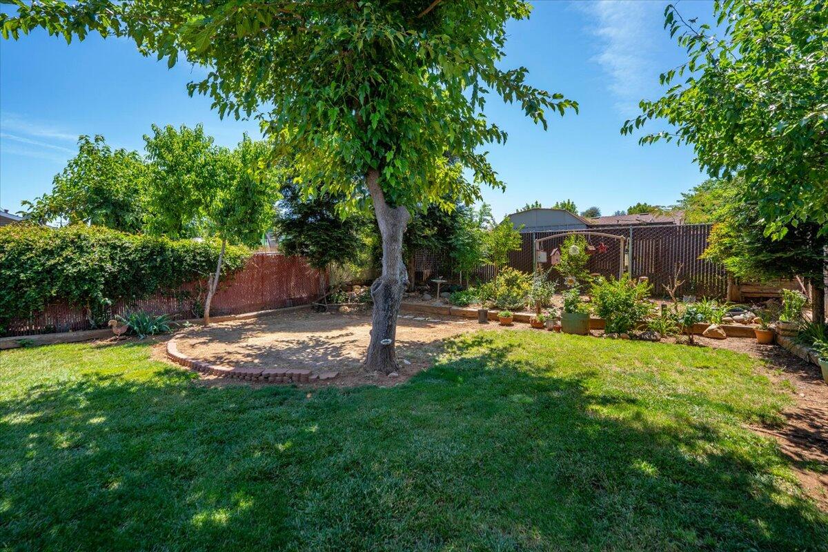 1980 Spruce Circle Anderson, CA 96007 - Photo 27 of 44 38-1980 Spruce St - E-20