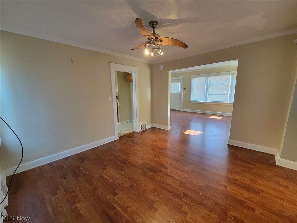 1936 Staunton Road Cleveland, OH 44118 - Photo 5 of 32