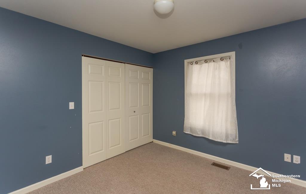 2910 East Valley Road Adrian, MI 49221 - Photo 21 of 37 50029774-20.JPG