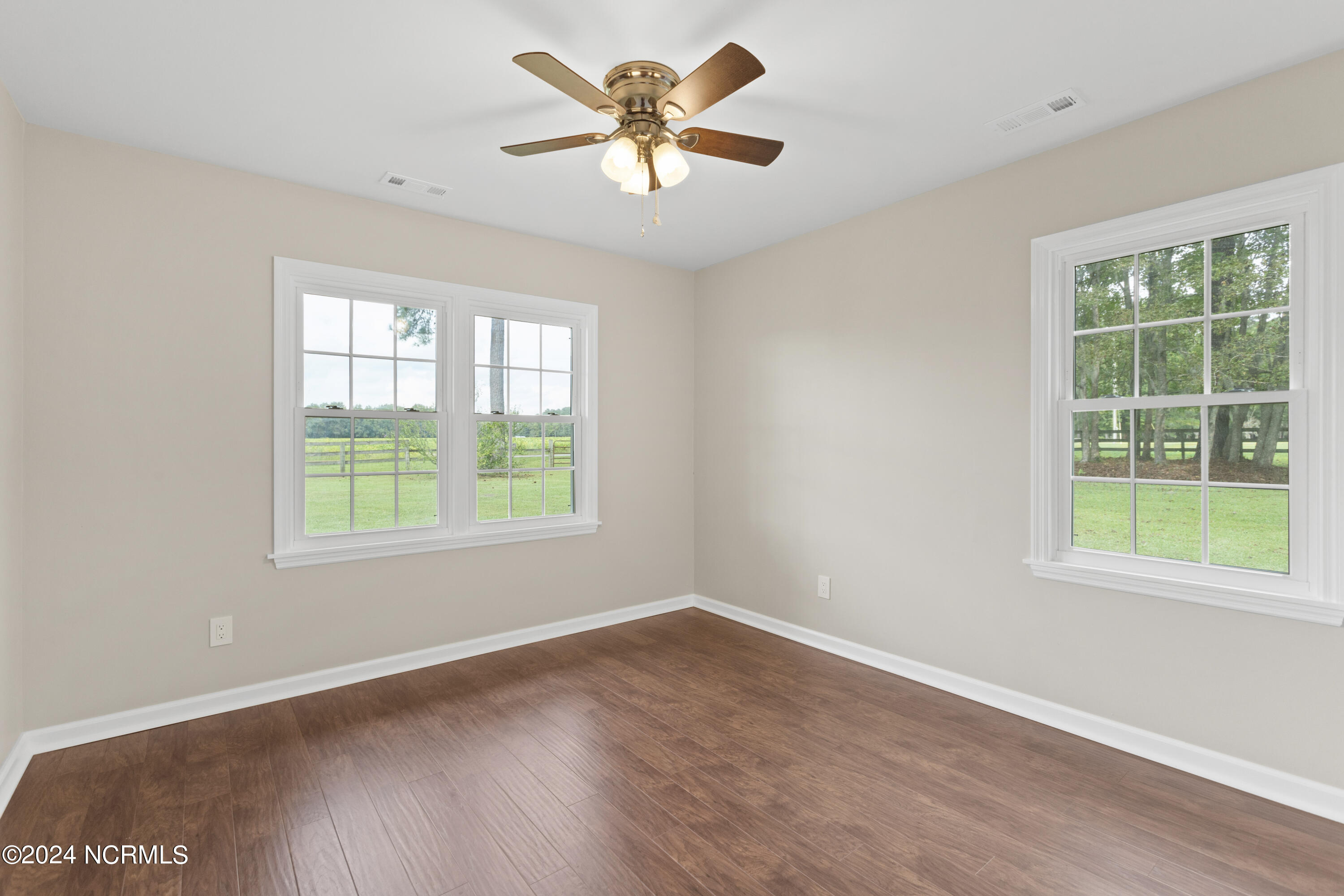 460 Blueberry Farm Road Maysville, NC 28555 - Photo 23 of 36 Bedroom 3