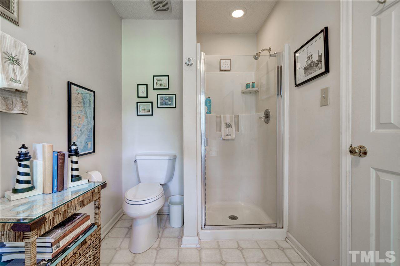 1709 Kingston Heath Way Raleigh, NC 27604 - Photo 13 of 30 Gallery Image 13