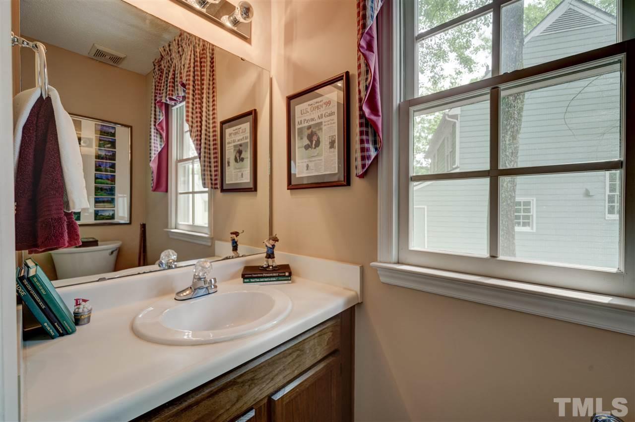 1709 Kingston Heath Way Raleigh, NC 27604 - Photo 17 of 30 Gallery Image 17