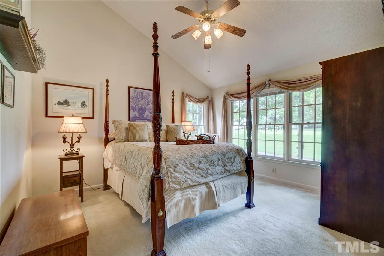 1709 Kingston Heath Way Raleigh, NC 27604 - Photo 10 of 30 Gallery Image 10