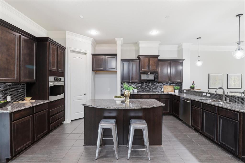 655 Rockingham Drive Irving, TX 75063 - Photo 9 of 40