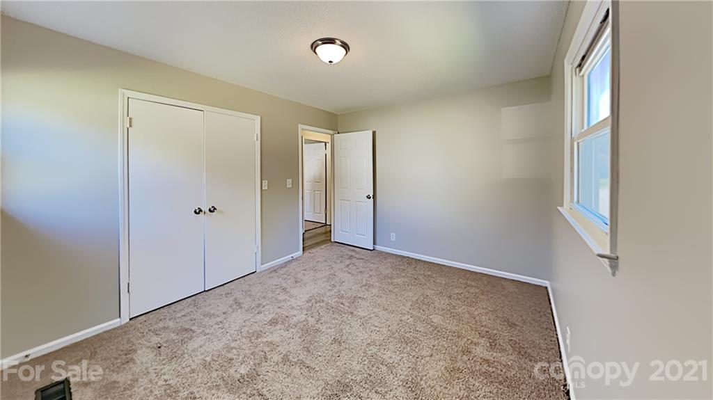 156 Randolph Road Dallas, NC 28034 - Photo 11 of 20 Gallery Image 11