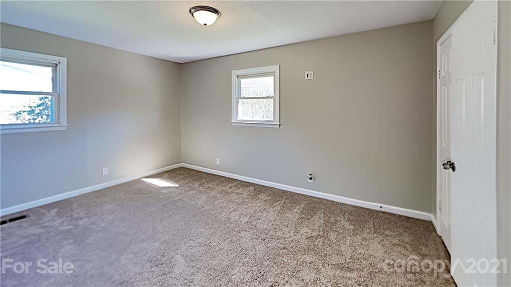 156 Randolph Road Dallas, NC 28034 - Photo 15 of 20 Gallery Image 15