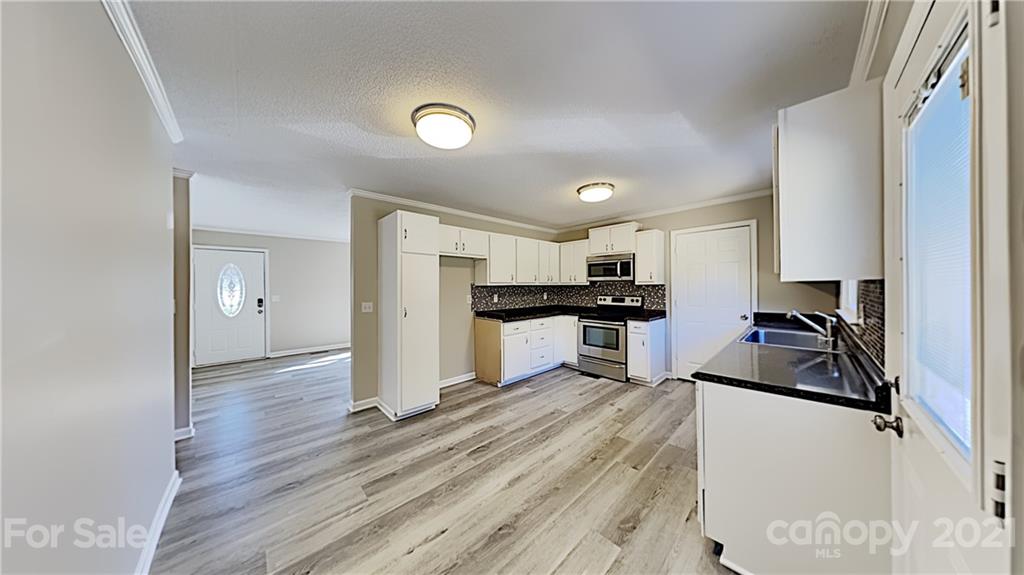 156 Randolph Road Dallas, NC 28034 - Photo 4 of 20 Gallery Image 4