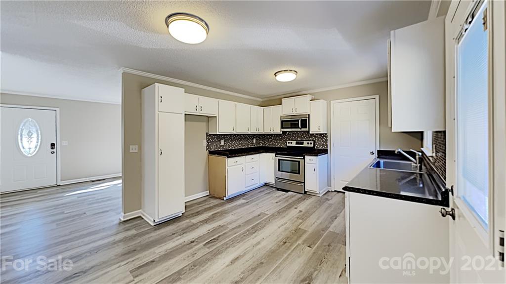 156 Randolph Road Dallas, NC 28034 - Photo 5 of 20 Gallery Image 5