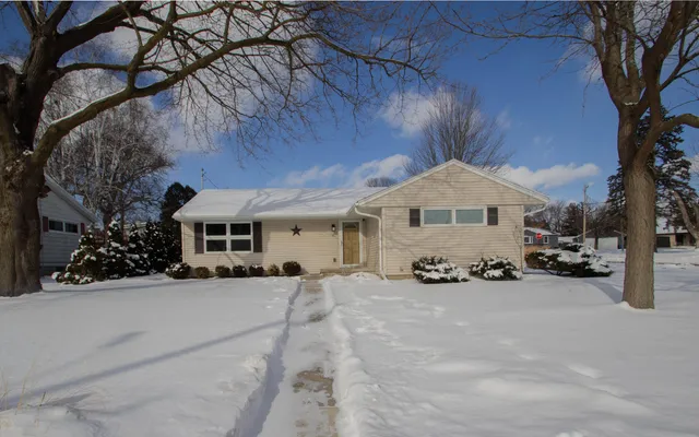 $294,900 | 26 Park View Lane, Watertown, WI 53094