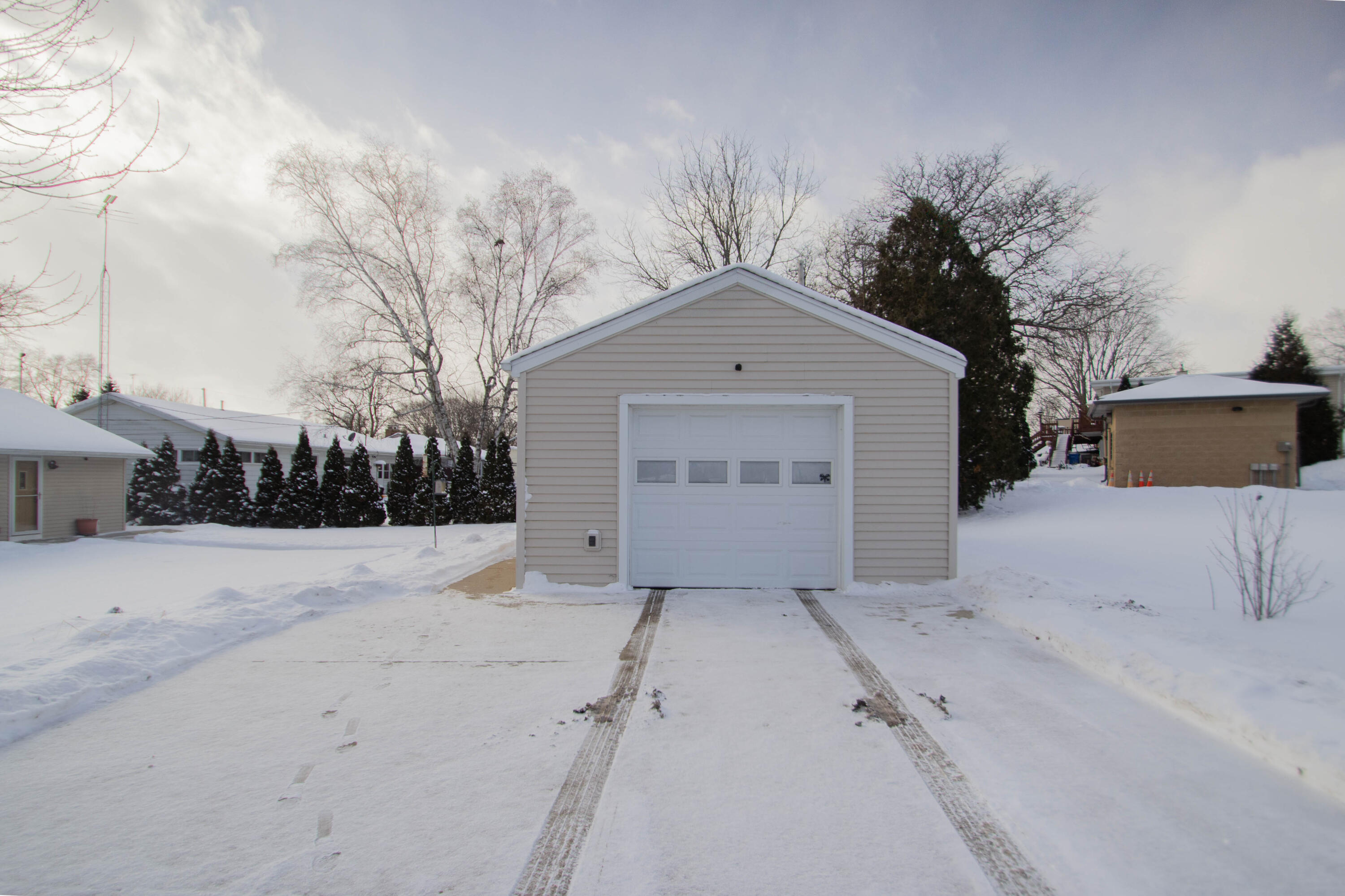 26 Park View Lane Watertown, WI 53094 - Photo 11 of 44 Single Car Garage