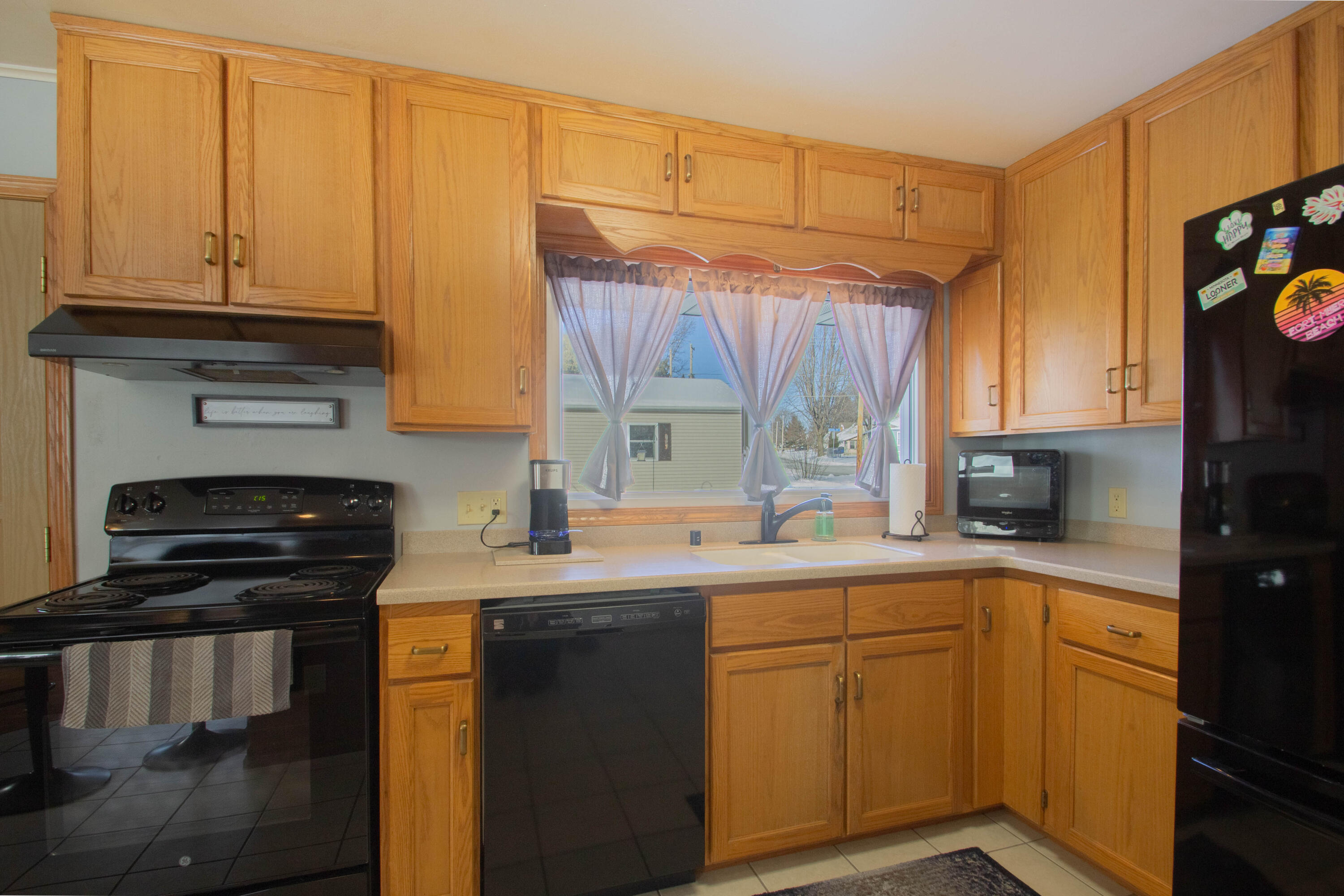 26 Park View Lane Watertown, WI 53094 - Photo 25 of 44 Kitchen