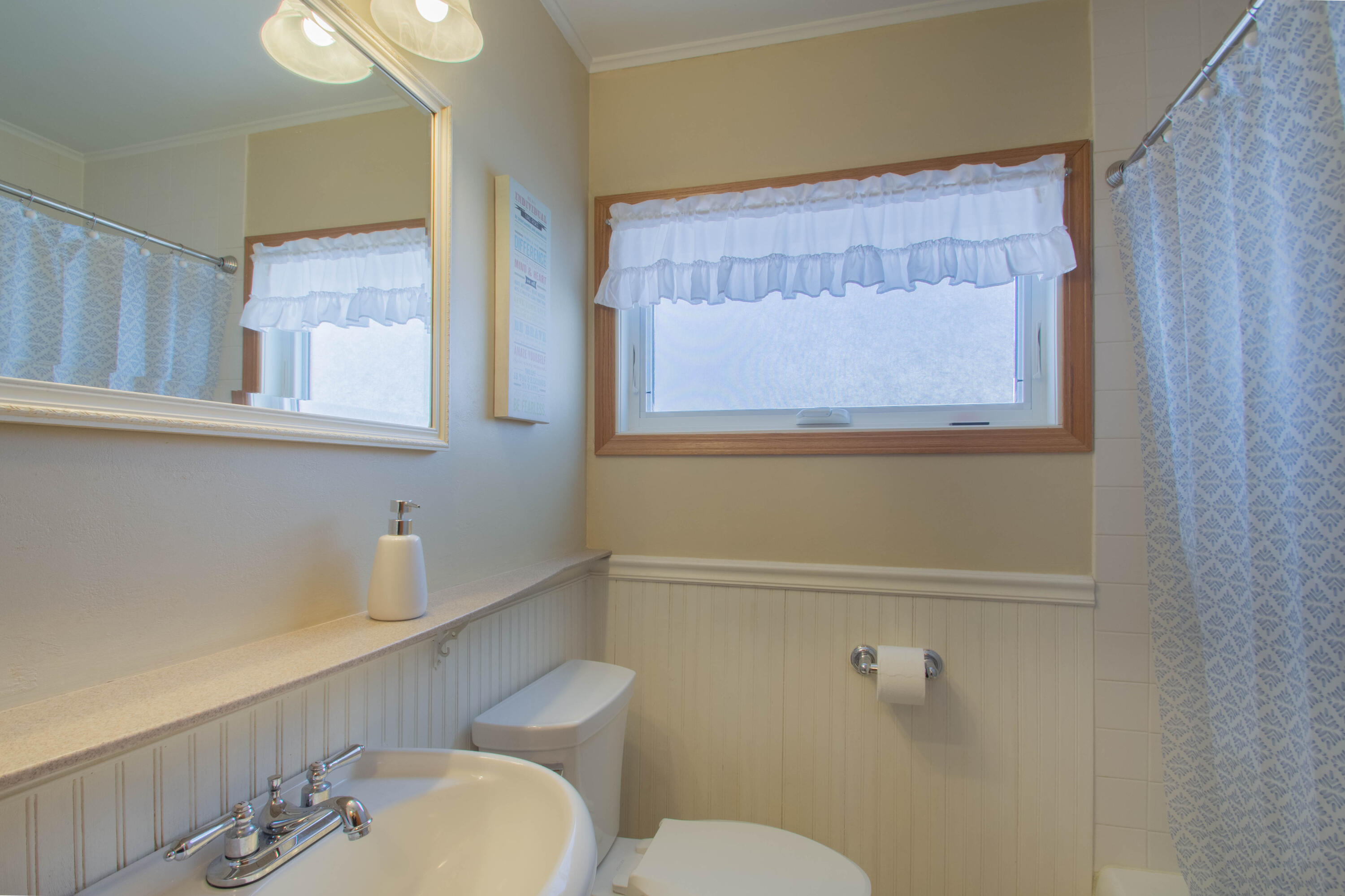 26 Park View Lane Watertown, WI 53094 - Photo 28 of 44 Full Bath