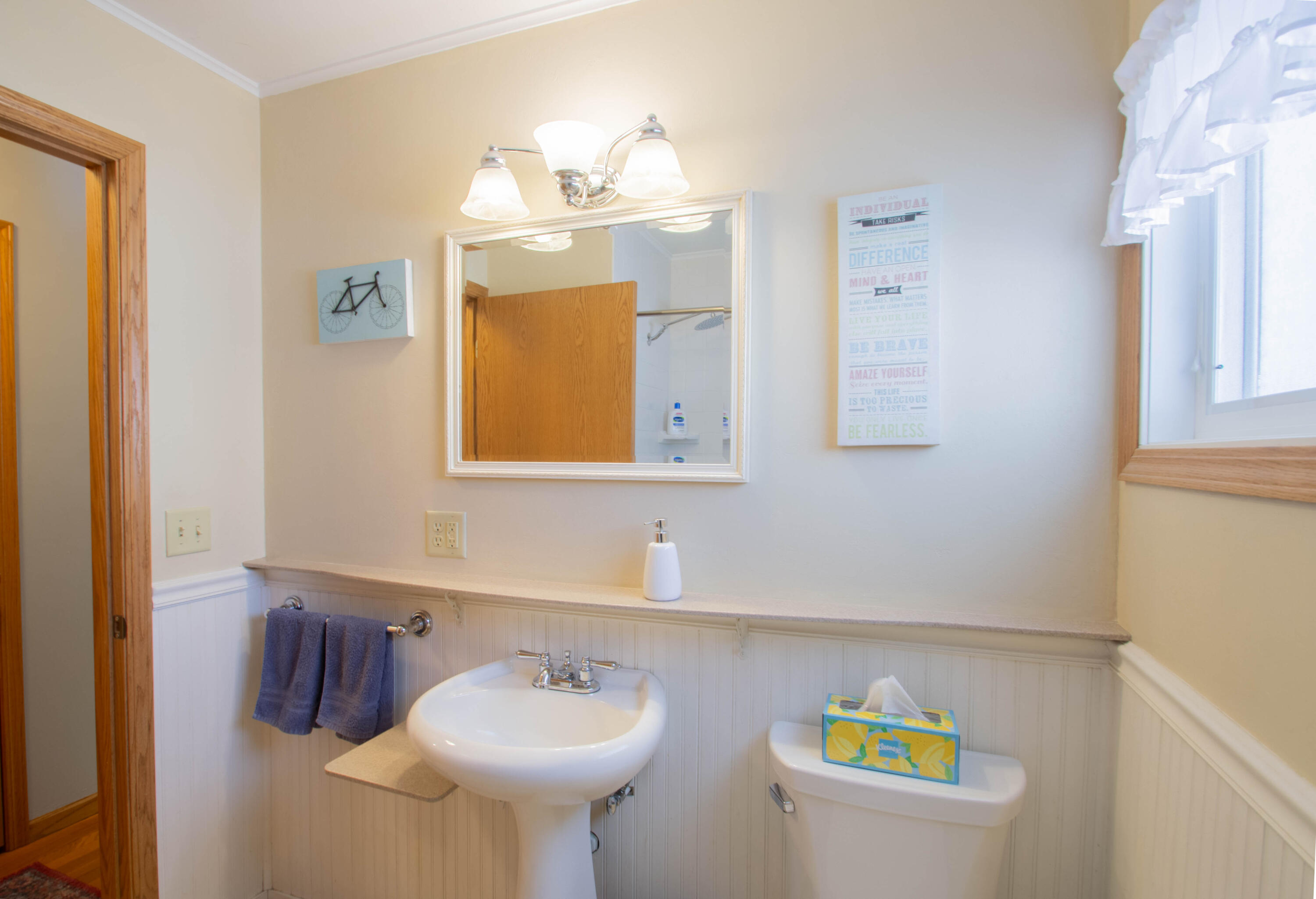 26 Park View Lane Watertown, WI 53094 - Photo 29 of 44 Full Bath