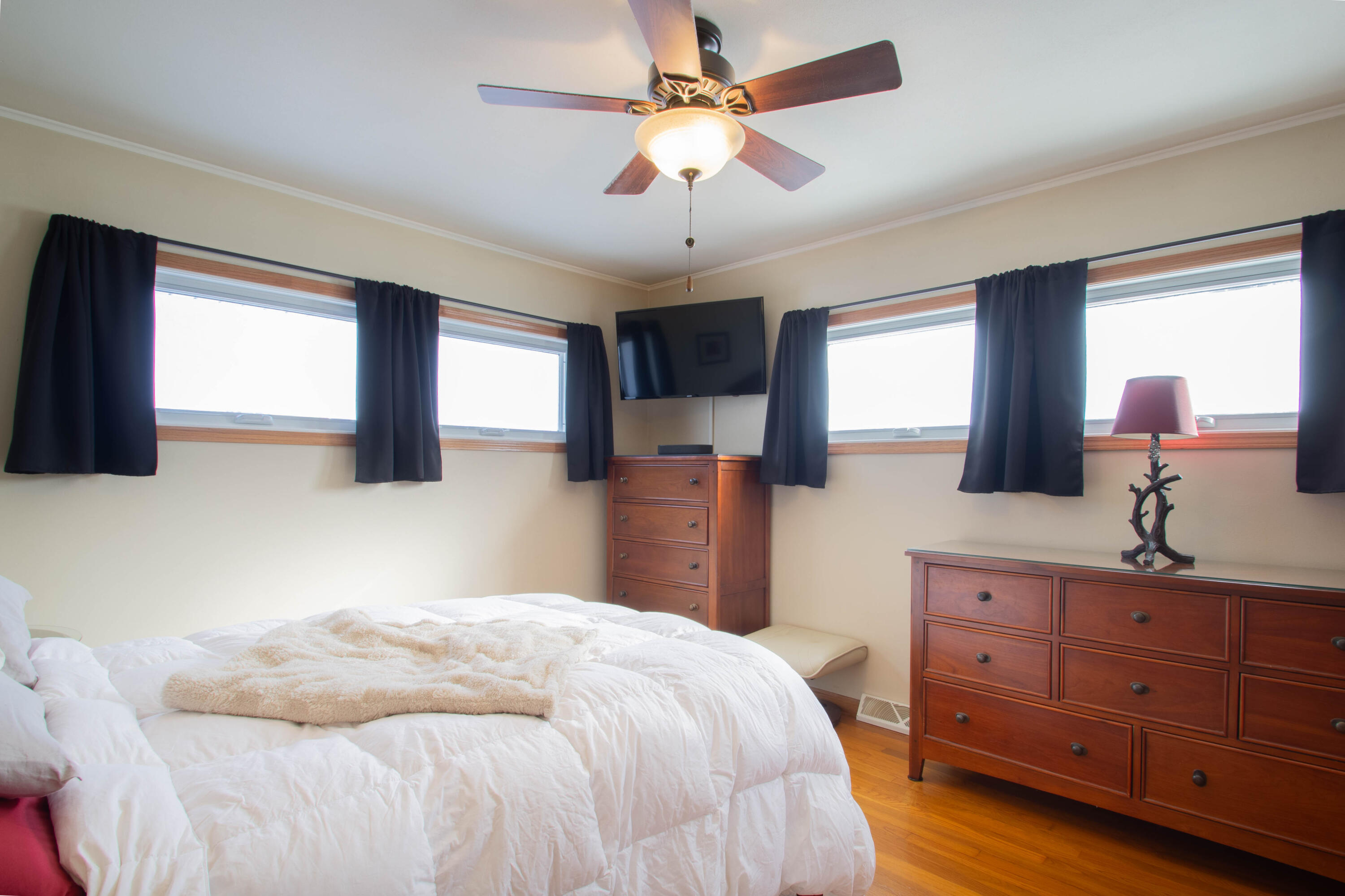 26 Park View Lane Watertown, WI 53094 - Photo 30 of 44 Primary Bedroom