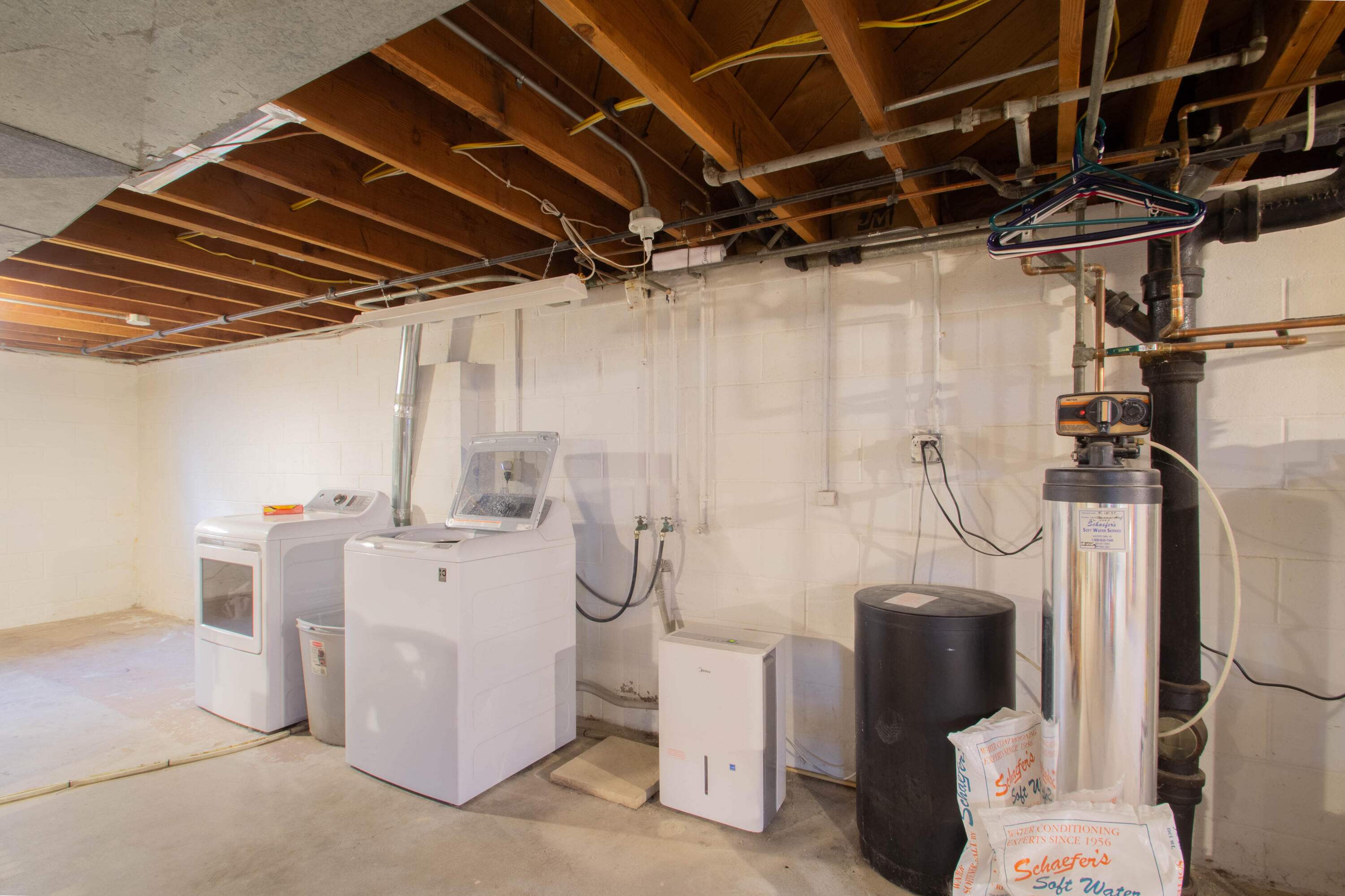 26 Park View Lane Watertown, WI 53094 - Photo 40 of 44 Laundry