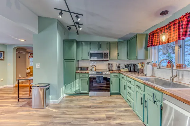 $319,999 | 28 Jodo Way, Bethlehem, NH 03574