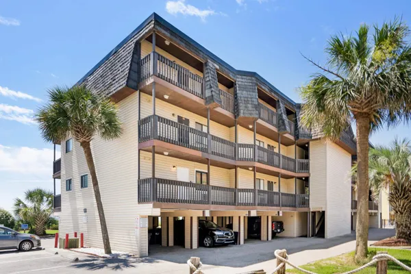 $259,999 | 201 76th Avenue North, Unit D3, Myrtle Beach, SC 29572