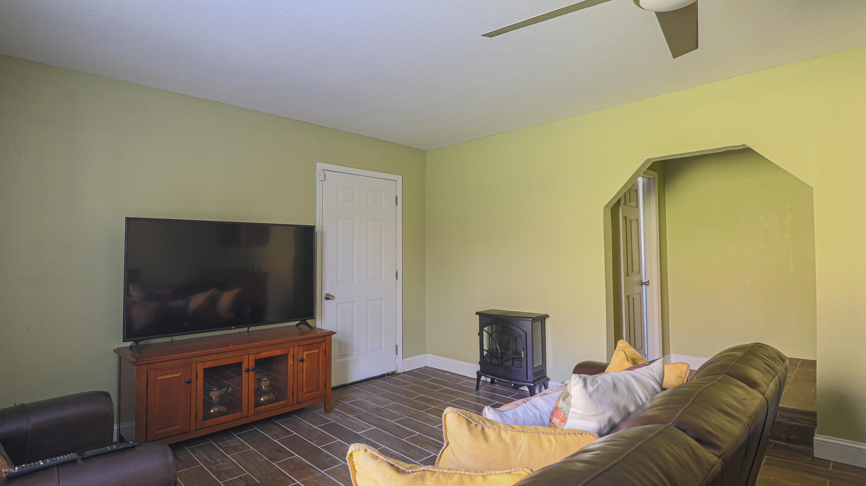 6503 Carlie Road Moss Point, MS 39562 - Photo 12 of 18 6503 Carlie-109