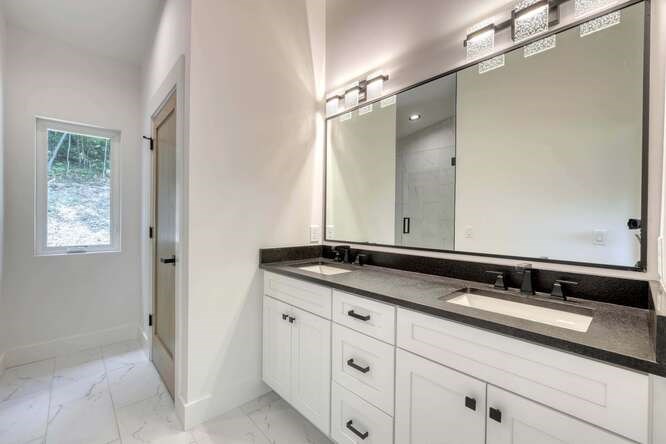458 Sowers Road Blue Ridge, GA 30513 - Photo 28 of 47 MASTER BATH