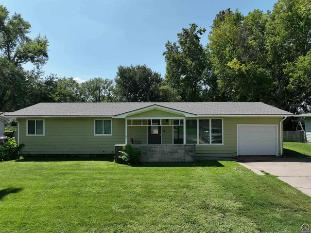 $180,000 | 117 Main Street, Rossville, KS 66533