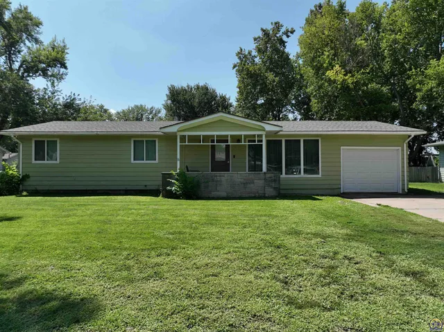 $180,000 | 117 Main Street, Rossville, KS 66533