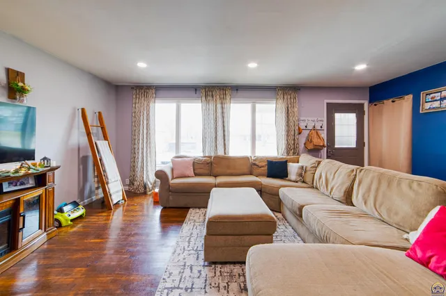 $180,000 | 117 Main Street, Rossville, KS 66533