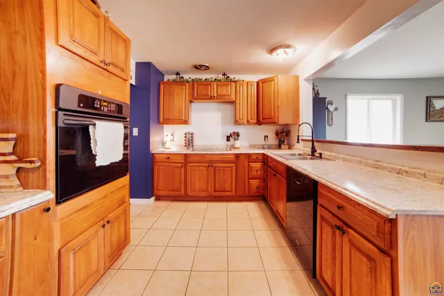 $180,000 | 117 Main Street, Rossville, KS 66533