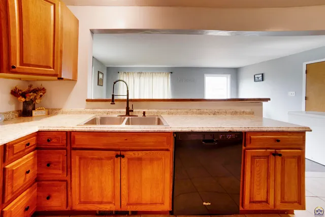 $180,000 | 117 Main Street, Rossville, KS 66533