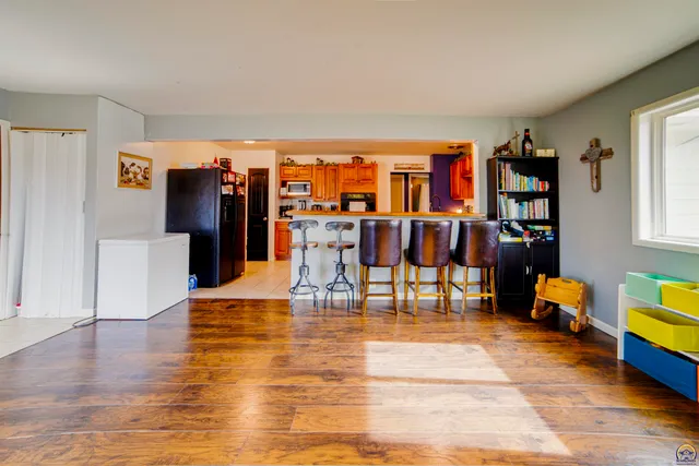 $180,000 | 117 Main Street, Rossville, KS 66533