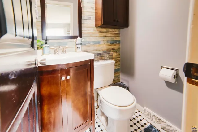 $180,000 | 117 Main Street, Rossville, KS 66533