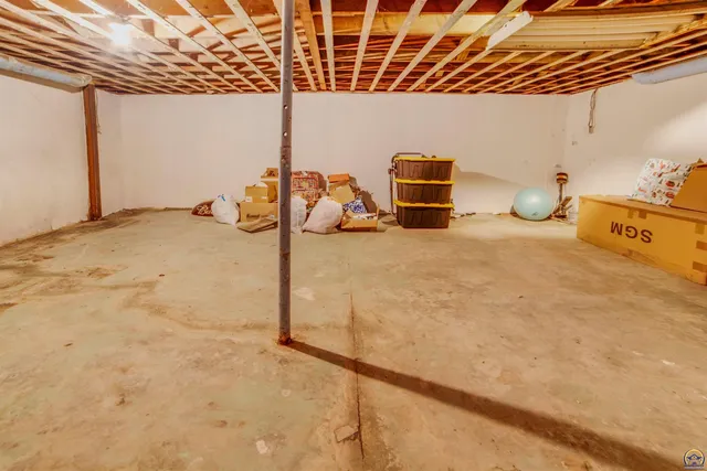 $180,000 | 117 Main Street, Rossville, KS 66533