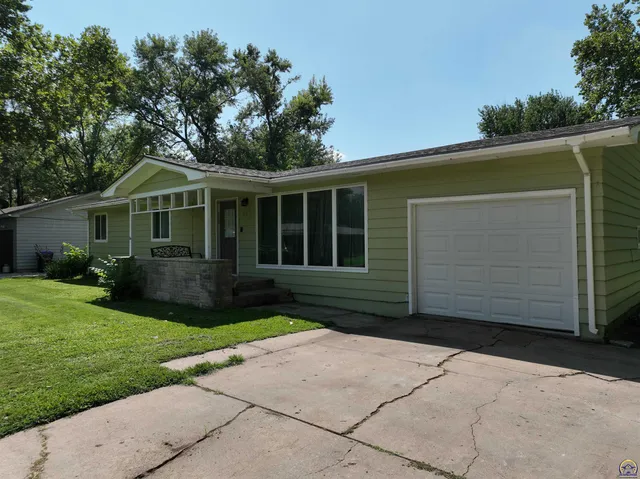 $180,000 | 117 Main Street, Rossville, KS 66533