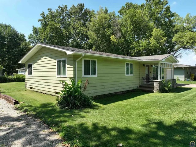 $180,000 | 117 Main Street, Rossville, KS 66533